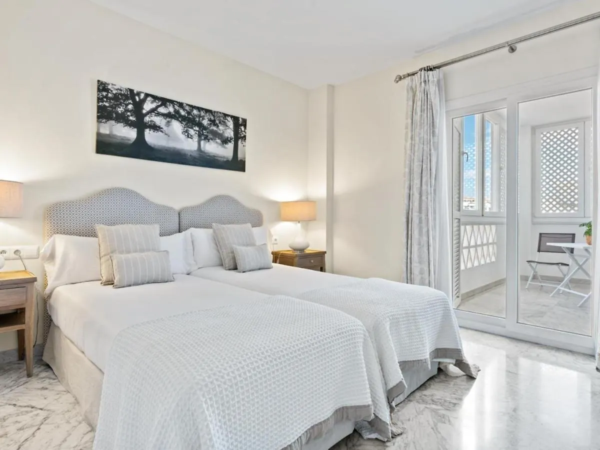 Apartment Dos Dormitorios En 2 Linea De Playa Ref G07 Marbella