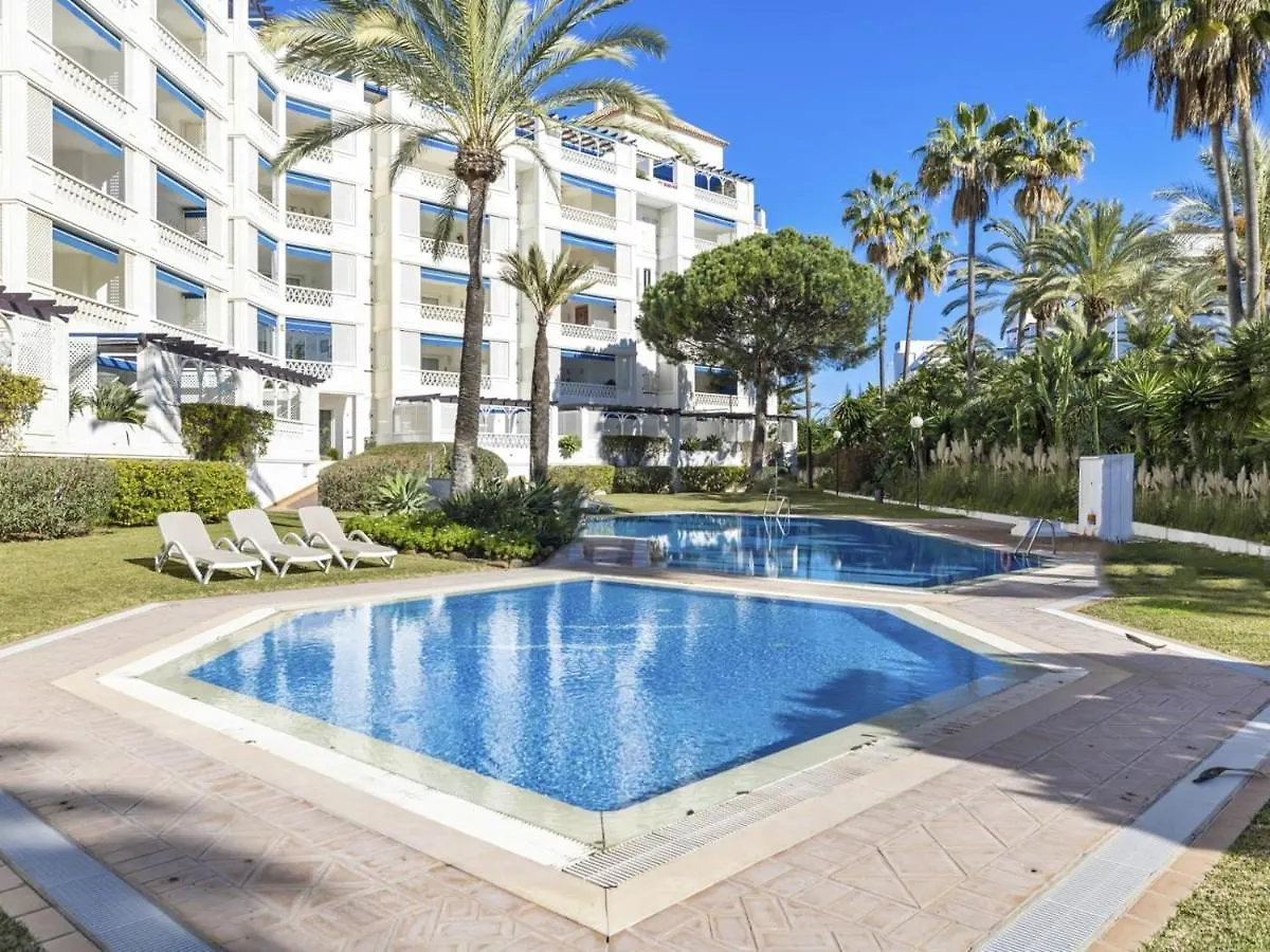Dos Dormitorios En 2 Linea De Playa Ref G07 Marbella