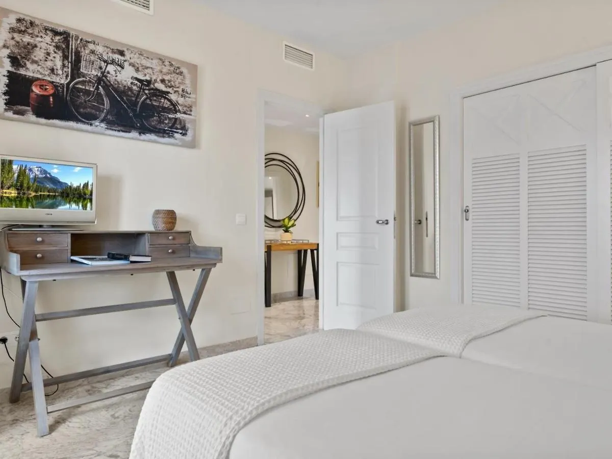 Dos Dormitorios En 2 Linea De Playa Ref G07 Marbella Apartment